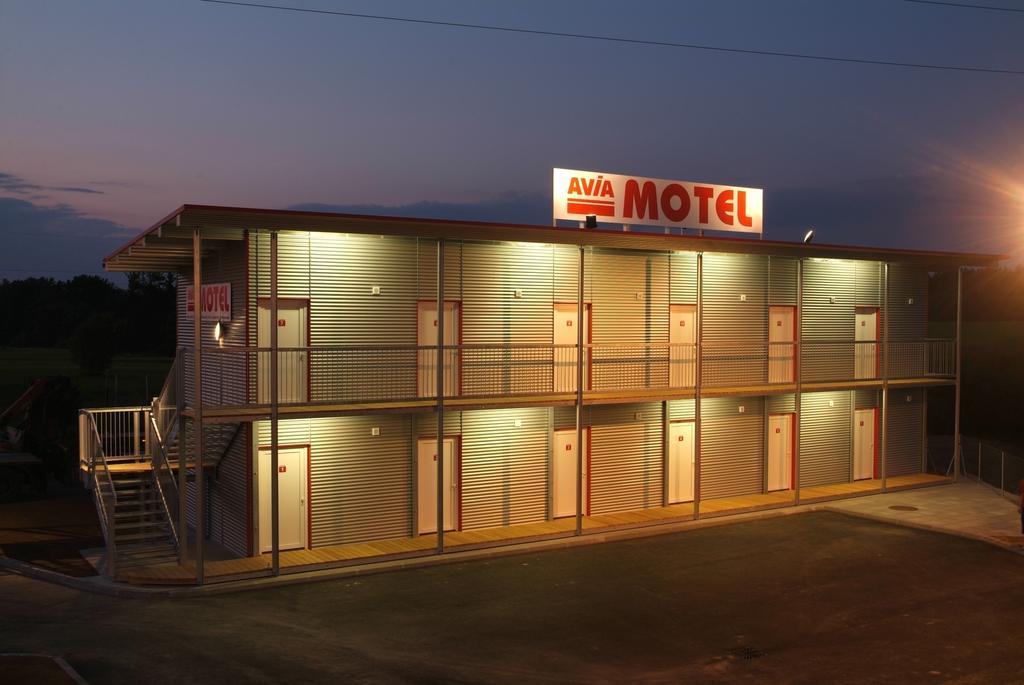 غموند Fairsleep Avia Motel Gmuend المظهر الخارجي الصورة